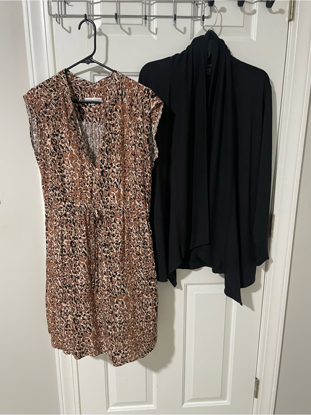 Leopard Print V-Neck Sleeveless Dress Sandra Darren small athleta cardigan am